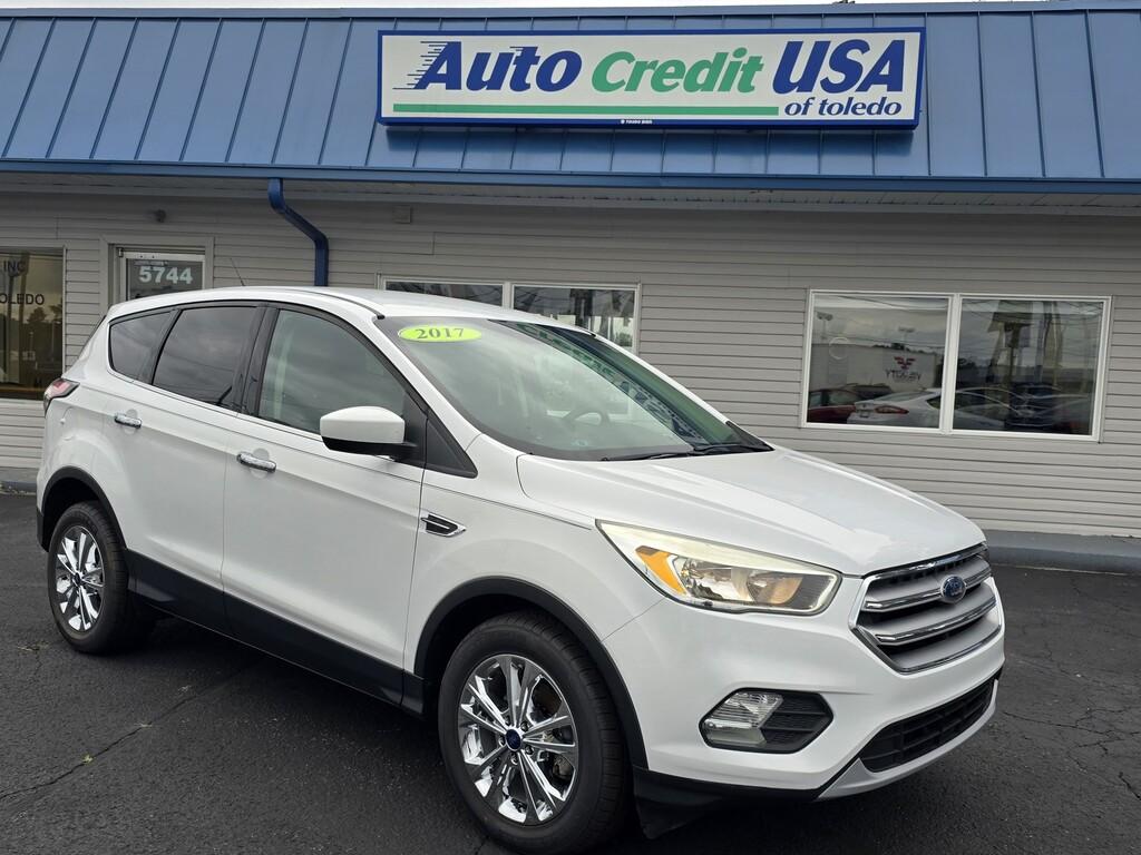 photo of 2017 Ford ESCAPE SE