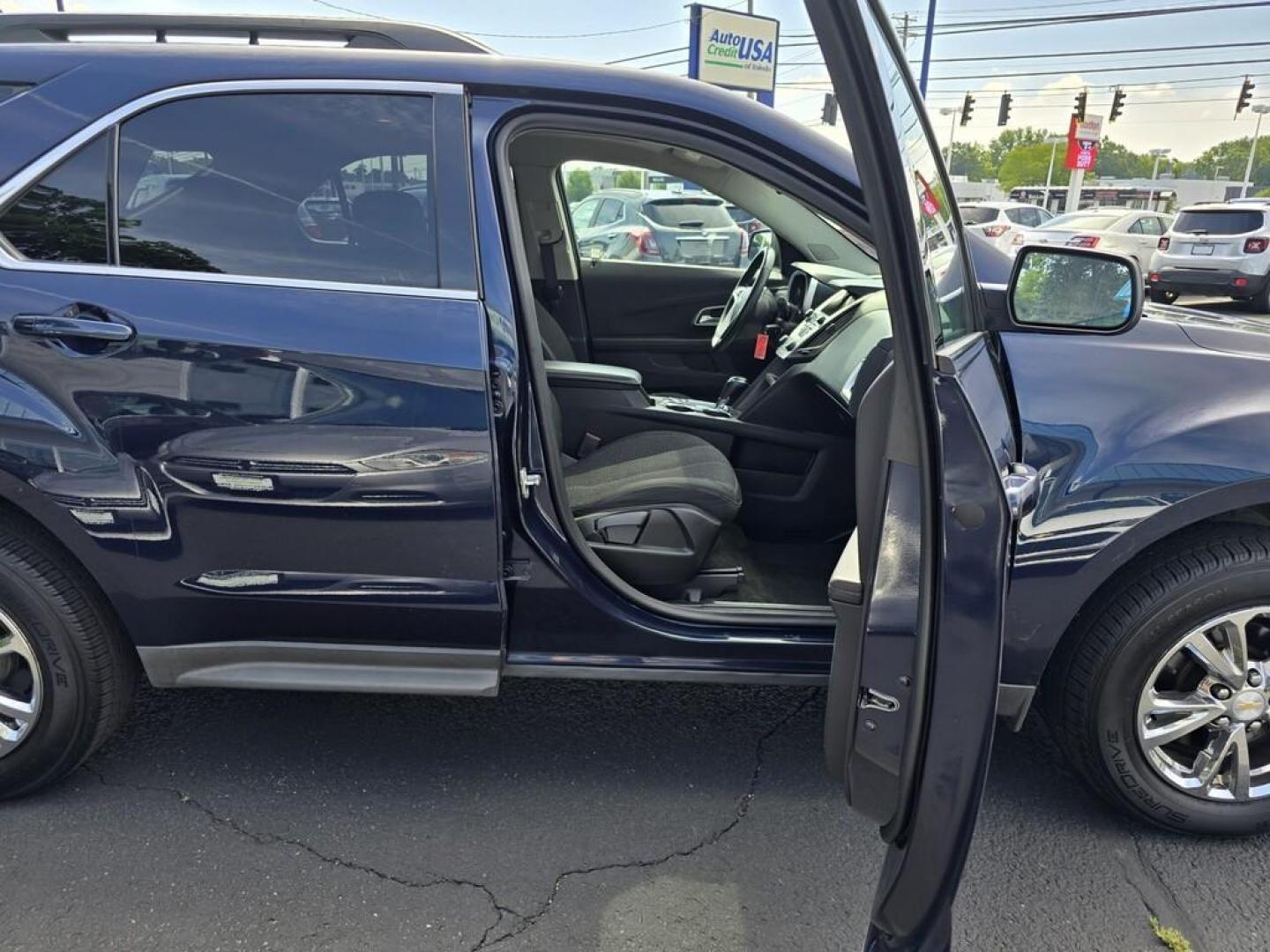 2017 BLUE CHEVROLET EQUINOX LT (2GNALCEK8H1) , located at 5744 Central Avenue, Toledo, OH, 43615, (419) 724-0130, 41.676781, -83.682137 - Photo#9