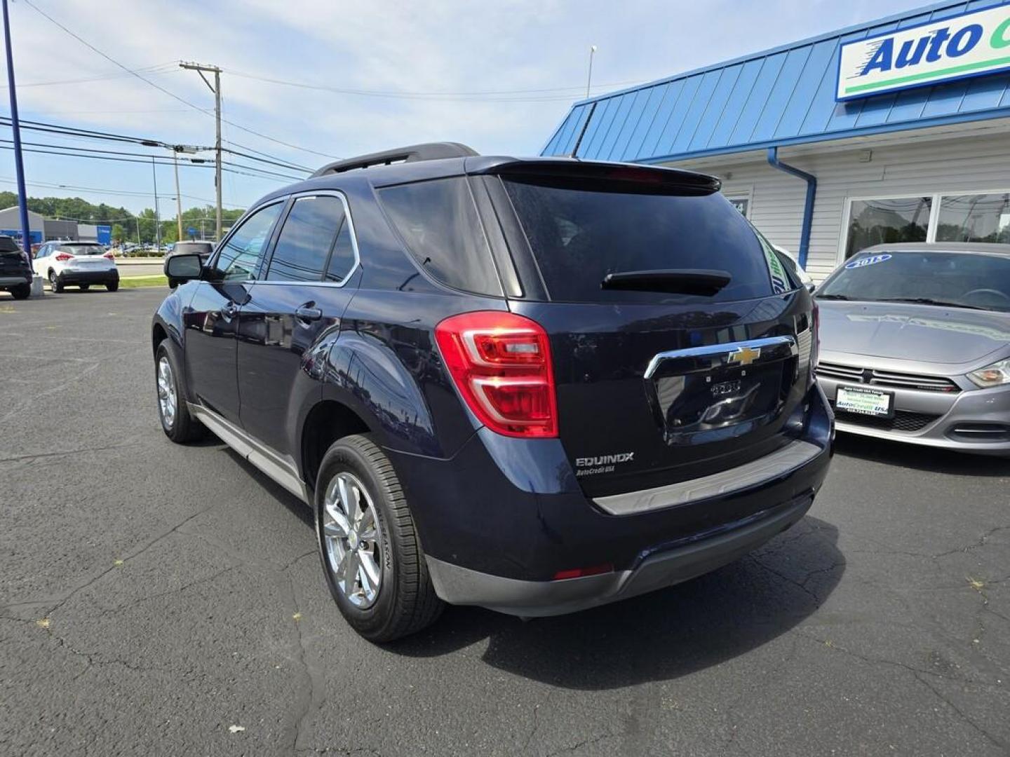 2017 BLUE CHEVROLET EQUINOX LT (2GNALCEK8H1) , located at 5744 Central Avenue, Toledo, OH, 43615, (419) 724-0130, 41.676781, -83.682137 - Photo#4