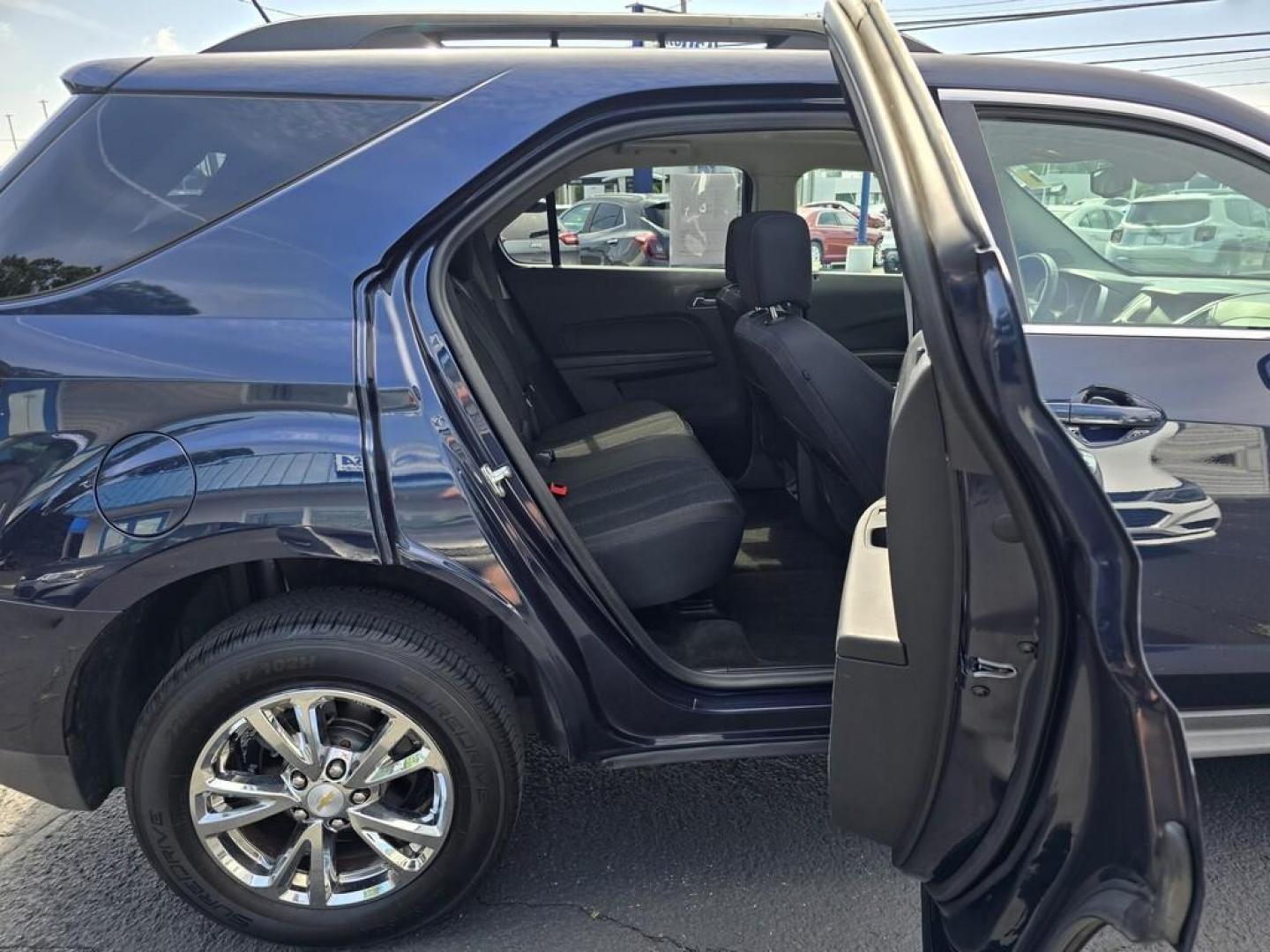 2017 BLUE CHEVROLET EQUINOX LT (2GNALCEK8H1) , located at 5744 Central Avenue, Toledo, OH, 43615, (419) 724-0130, 41.676781, -83.682137 - Photo#8