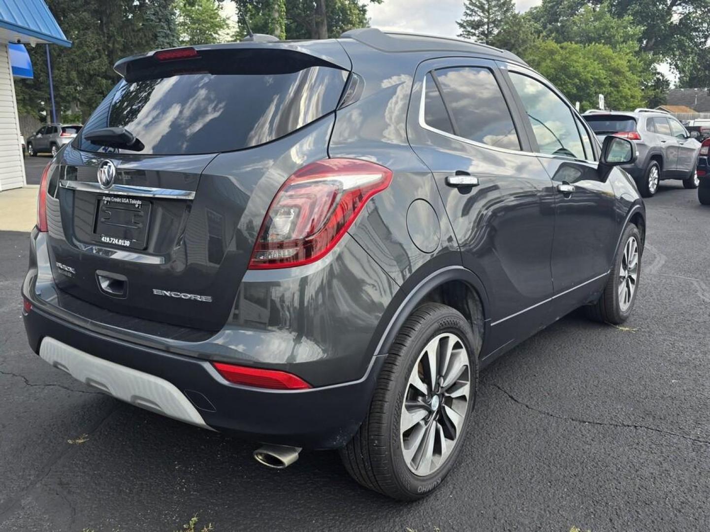 2017 Silver Buick ENCORE PREFERRED II (KL4CJBSB1HB) , located at 5744 Central Avenue, Toledo, OH, 43615, (419) 724-0130, 41.676781, -83.682137 - Photo#3