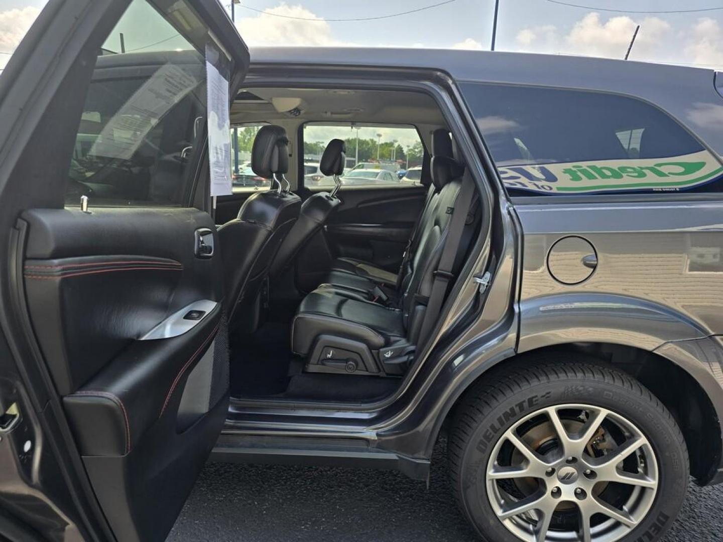 2018 GRAY DODGE JOURNEY GT (3C4PDDEG1JT) , located at 5744 Central Avenue, Toledo, OH, 43615, (419) 724-0130, 41.676781, -83.682137 - Photo#4