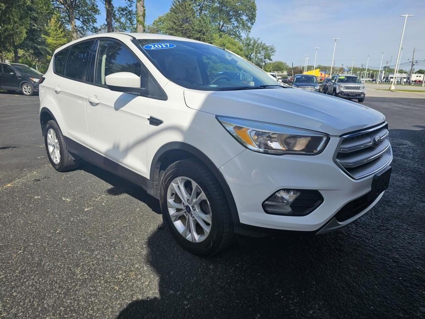 2017 WHITE FORD ESCAPE SE (1FMCU0GD8HU) , located at 100 West Coliseum Boulevard, Fort Wayne, IN, 46805, (260) 471-0567, 41.118340, -85.141014 - Photo#0