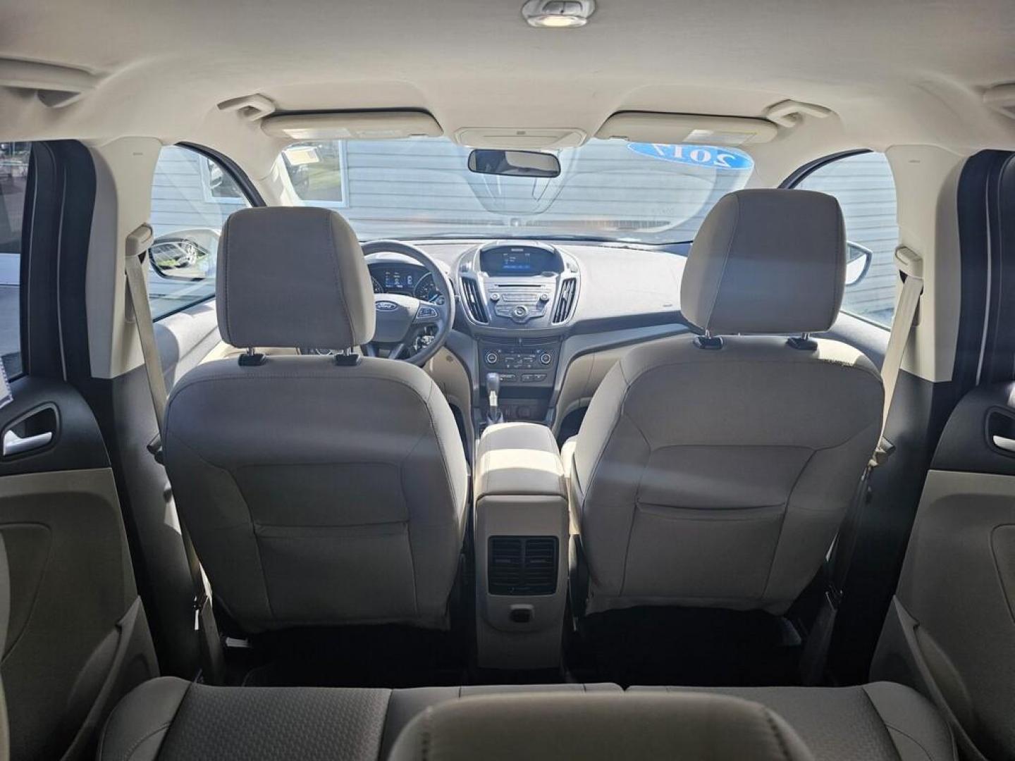 2017 WHITE FORD ESCAPE SE (1FMCU0GD8HU) , located at 100 West Coliseum Boulevard, Fort Wayne, IN, 46805, (260) 471-0567, 41.118340, -85.141014 - Photo#5