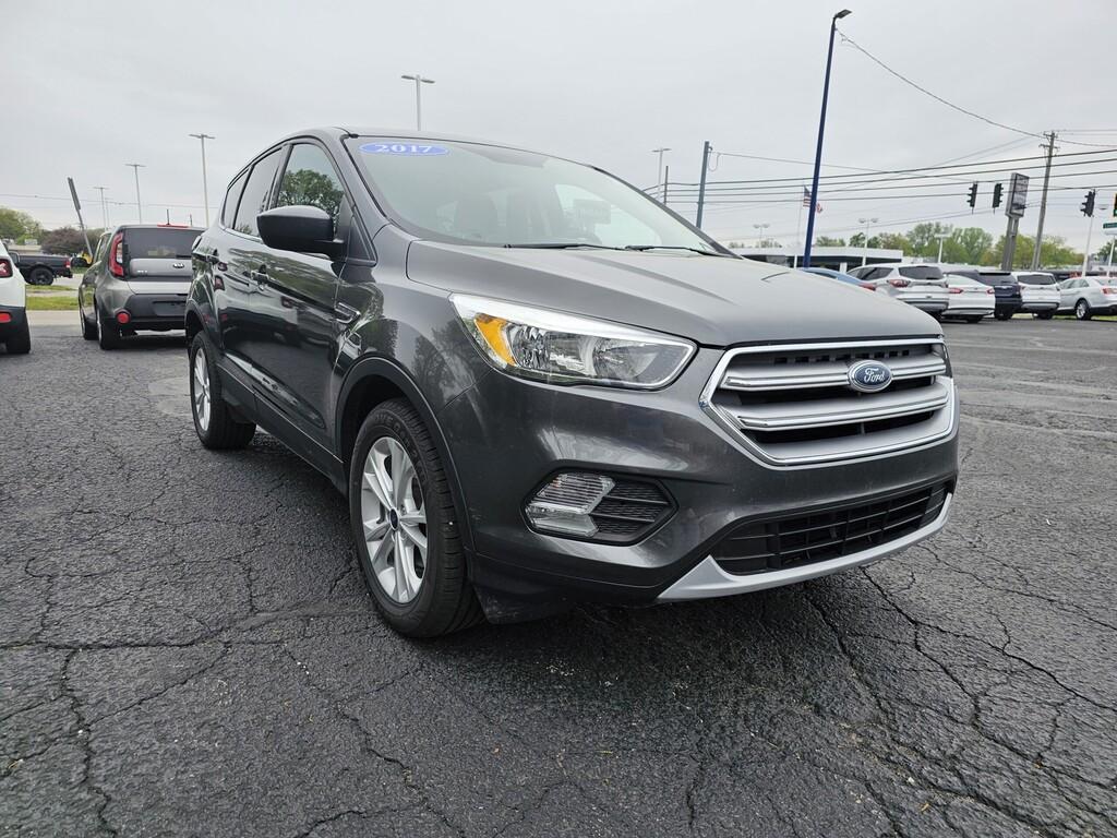 photo of 2017 Ford ESCAPE SE