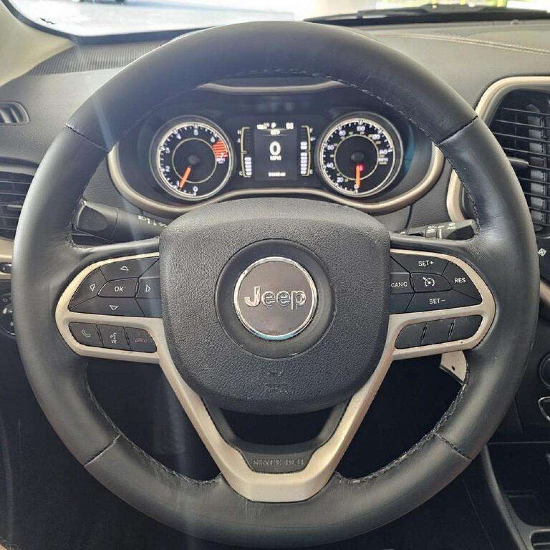 2017 SILVER JEEP CHEROKEE (1C4PJLCBXHW) , located at 502 South Main Street, Columbia City, IN, 46725, (260) 244-4645, 41.151382, -85.490578 - Photo#8