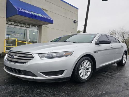 2015 Ford TAURUS SE