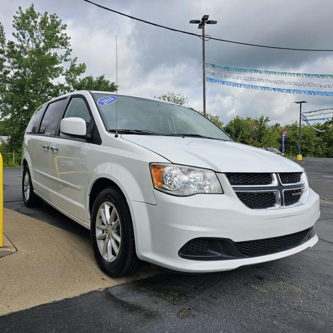 2016 WHITE DODGE GRAND CARAVAN SXT SXT (2C4RDGCG9GR) with an 3.6L V-6 engine, 6 speed AT transmission, located at 502 South Main Street, Columbia City, IN, 46725, (260) 244-4645, 41.151382, -85.490578 - Photo#1