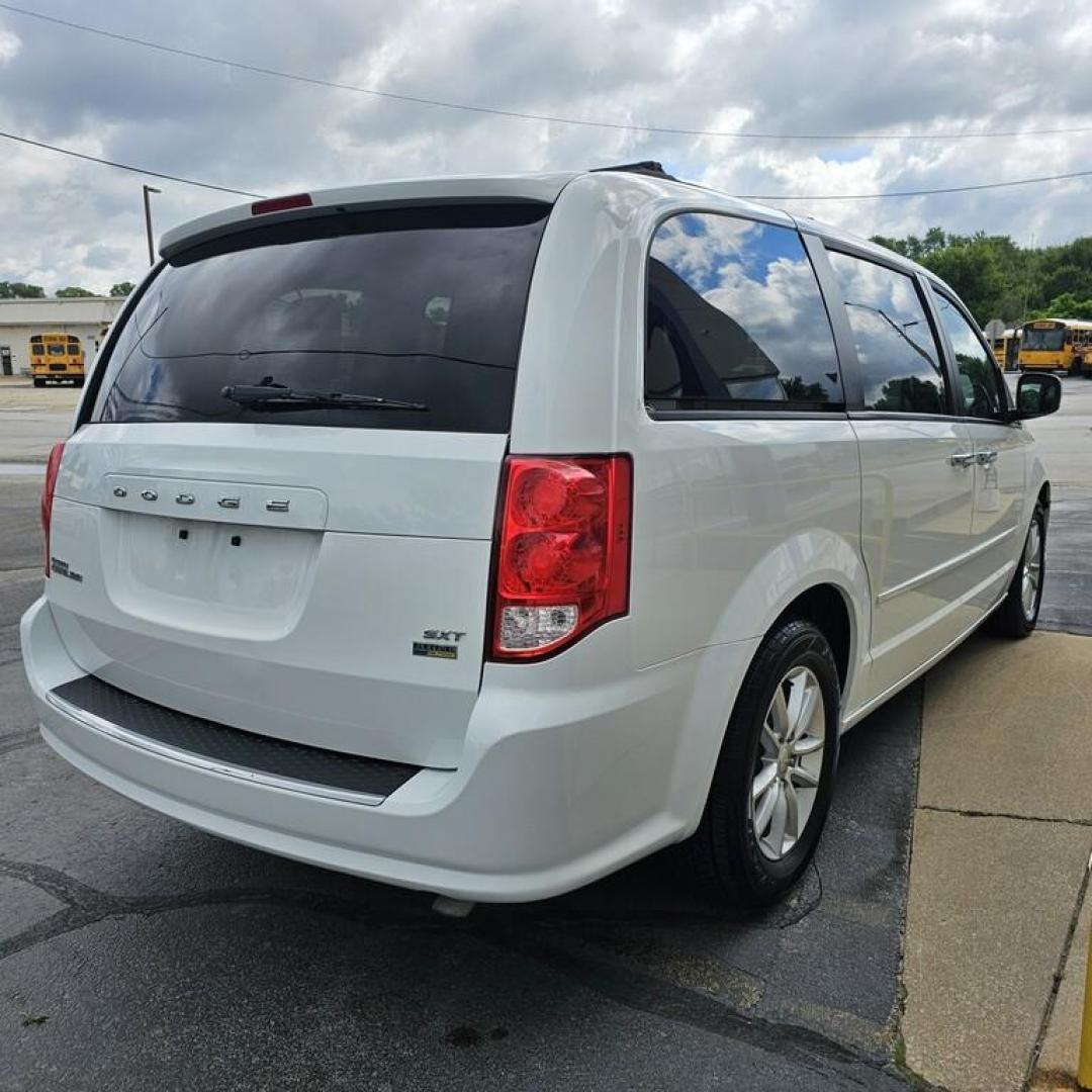 2016 WHITE DODGE GRAND CARAVAN SXT SXT (2C4RDGCG9GR) with an 3.6L V-6 engine, 6 speed AT transmission, located at 502 South Main Street, Columbia City, IN, 46725, (260) 244-4645, 41.151382, -85.490578 - Photo#2