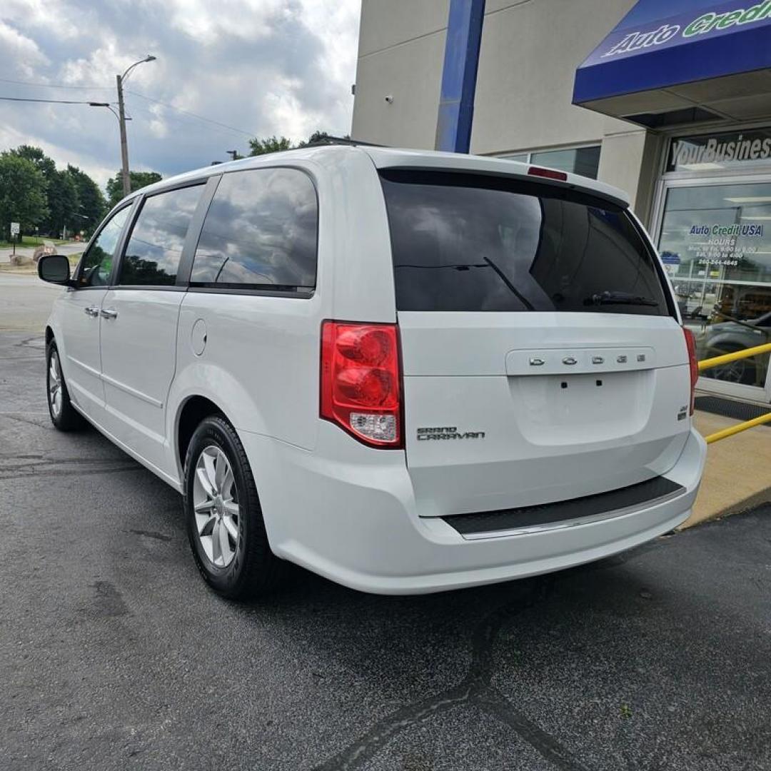 2016 WHITE DODGE GRAND CARAVAN SXT SXT (2C4RDGCG9GR) with an 3.6L V-6 engine, 6 speed AT transmission, located at 502 South Main Street, Columbia City, IN, 46725, (260) 244-4645, 41.151382, -85.490578 - Photo#3