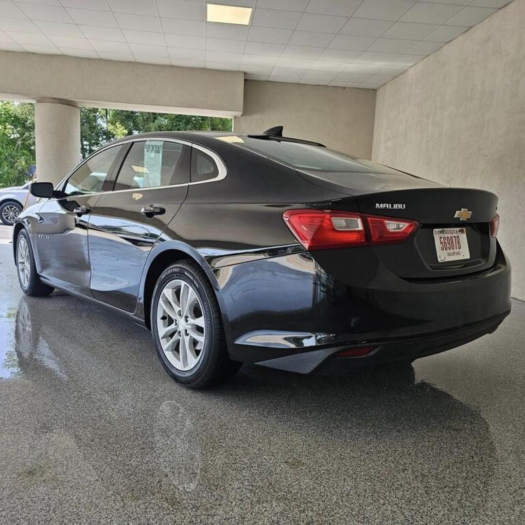 2017 BLACK CHEVROLET MALIBU LT (1G1ZE5ST7HF) , located at 502 South Main Street, Columbia City, IN, 46725, (260) 244-4645, 41.151382, -85.490578 - Photo#2