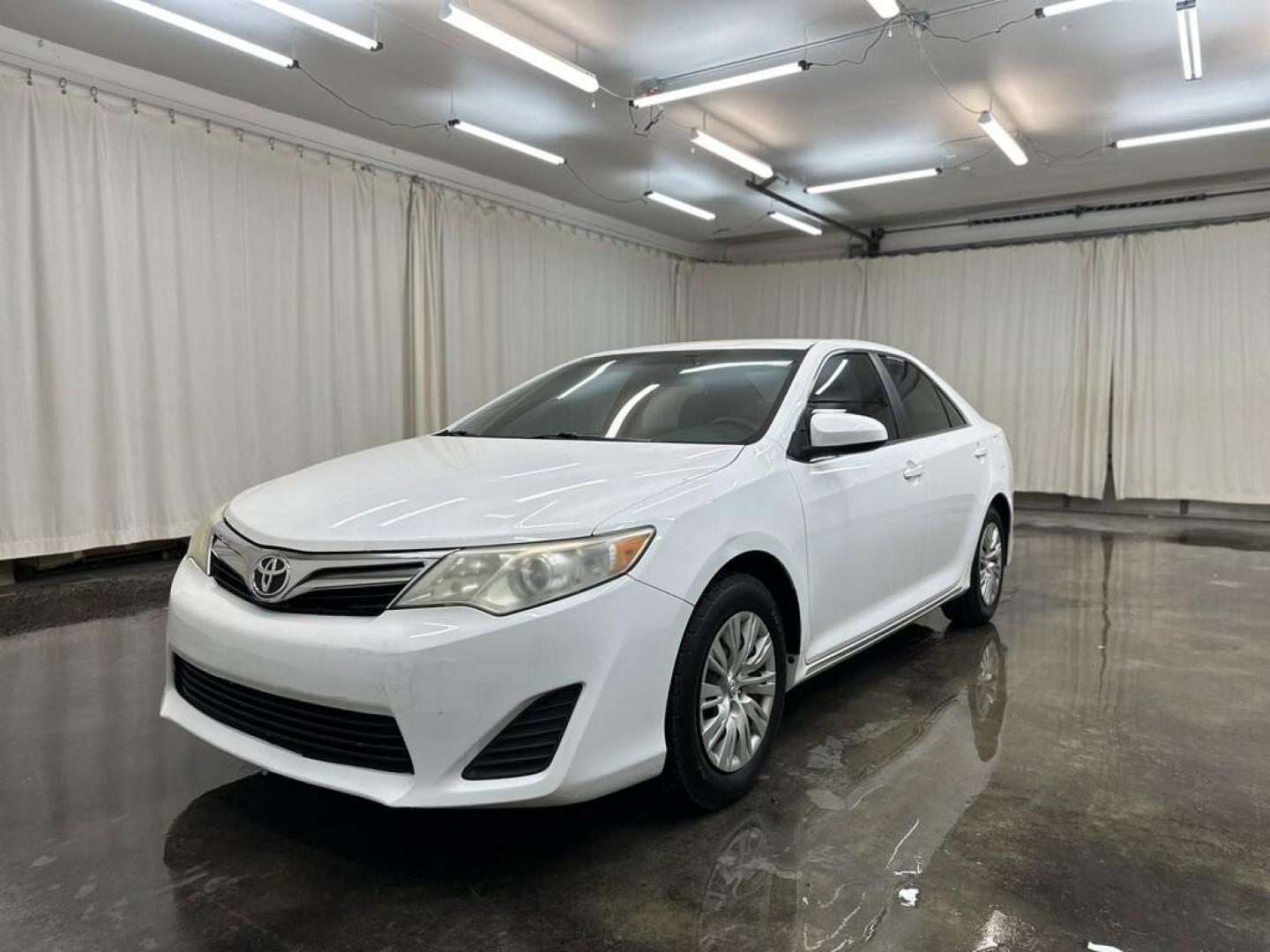 2014 WHITE TOYOTA CAMRY SE; LE; XLE; L (4T1BF1FKXEU) , located at 15 Petro Dr, Warsaw, IN, 46582, (574) 306-0055, 41.273563, -85.857544 - Photo#0