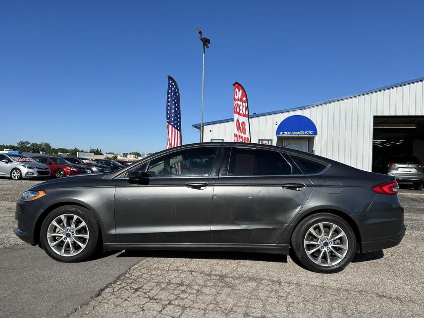 2017 GRAY FORD FUSION SE (3FA6P0HD4HR) , located at 15 Petro Dr, Warsaw, IN, 46582, (574) 306-0055, 41.273563, -85.857544 - Photo#4